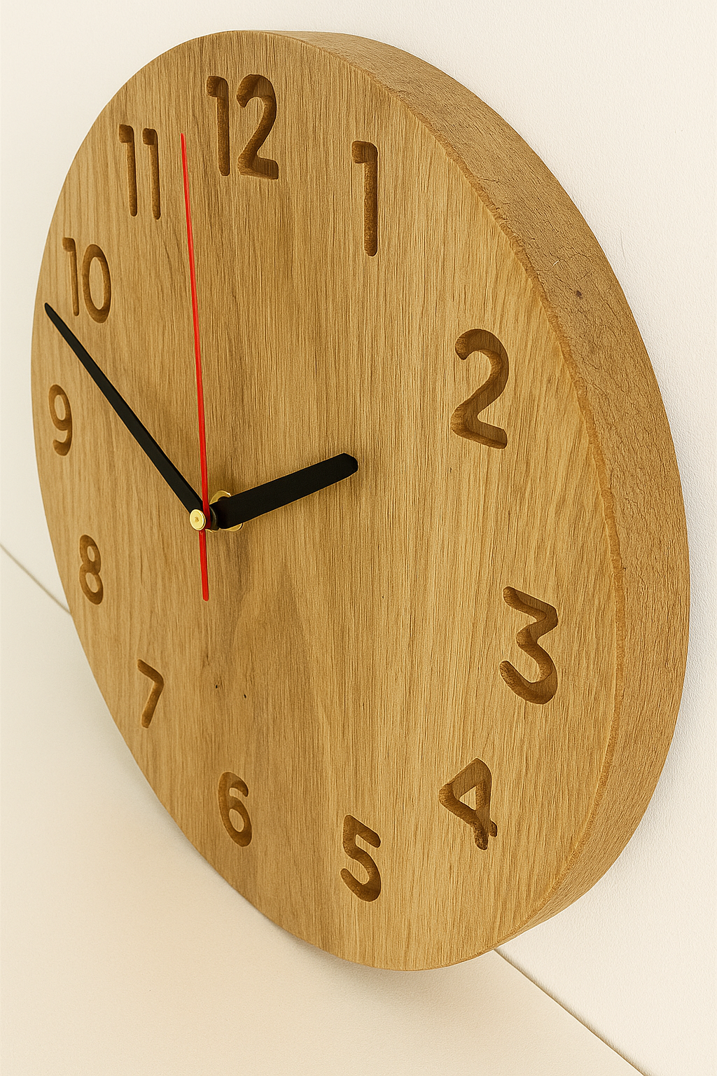 Holz Wanduhr aus Eiche - 28 cm - mit Zahlen
