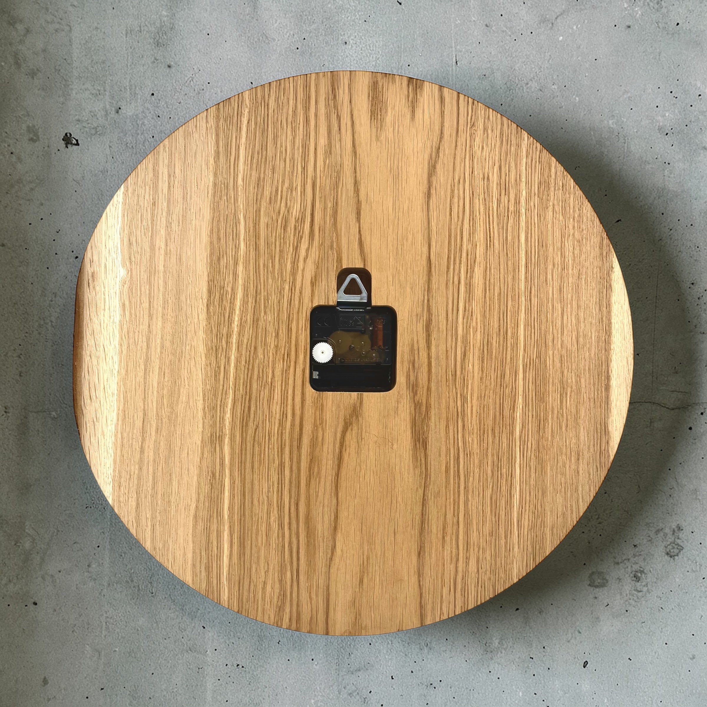 Minimalistische Wanduhr - 38 cm