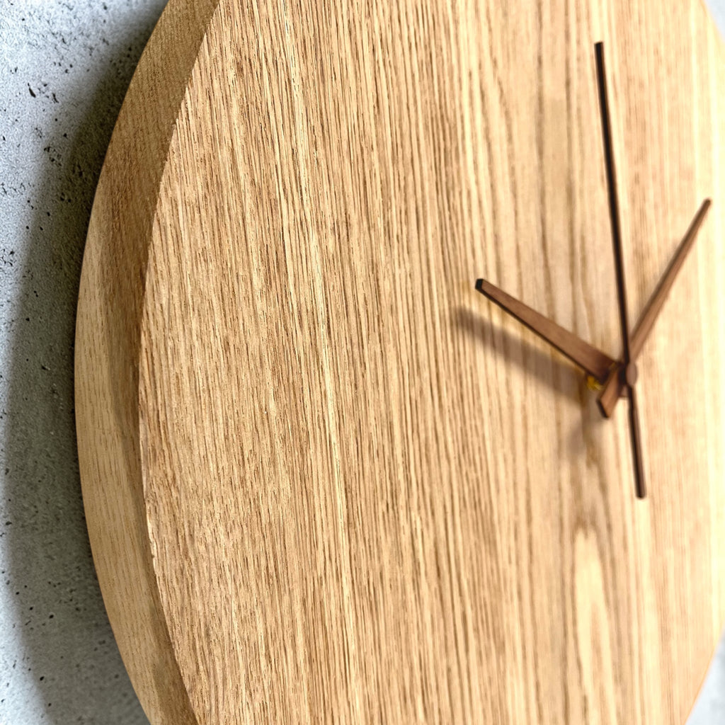 Minimalistische Wanduhr - 38 cm